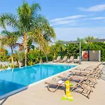 Villa Limni Mavroli