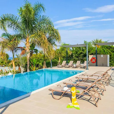 Villa Limni Mavroli