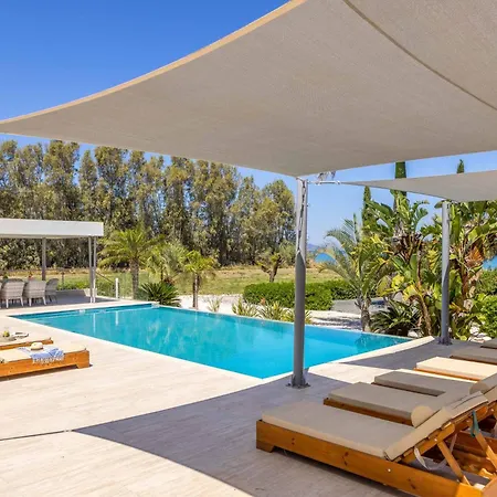 Villa Limni Mavroli